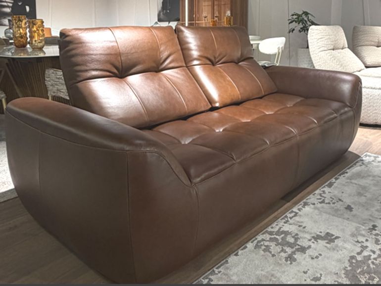 Диван итальянский двухместный кожаный Nicolettihome Esprit W222 с шагающей спинкой, коньяк