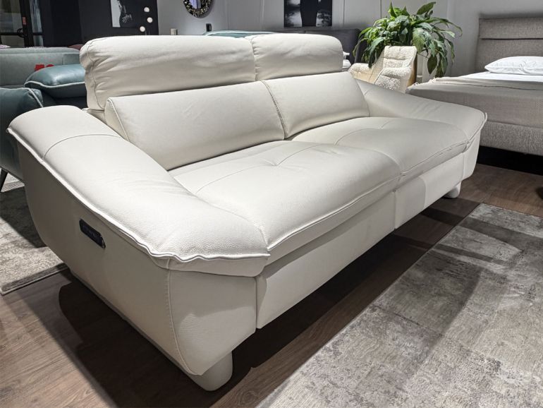 Диван итальянский кожаный Nicolettihome Aventura W216 с двумя реклайнерами, молочный