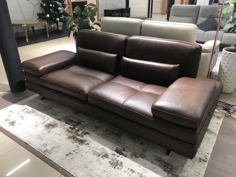 Диван итальянский кожаный Nicolettihome Serena W226 коричневый двухместный - с регулировкой подлокотников и спинки