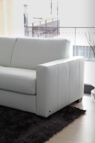 Диван итальянский Nicolettihome Alcova - раскладной кожаный белый, правый угол