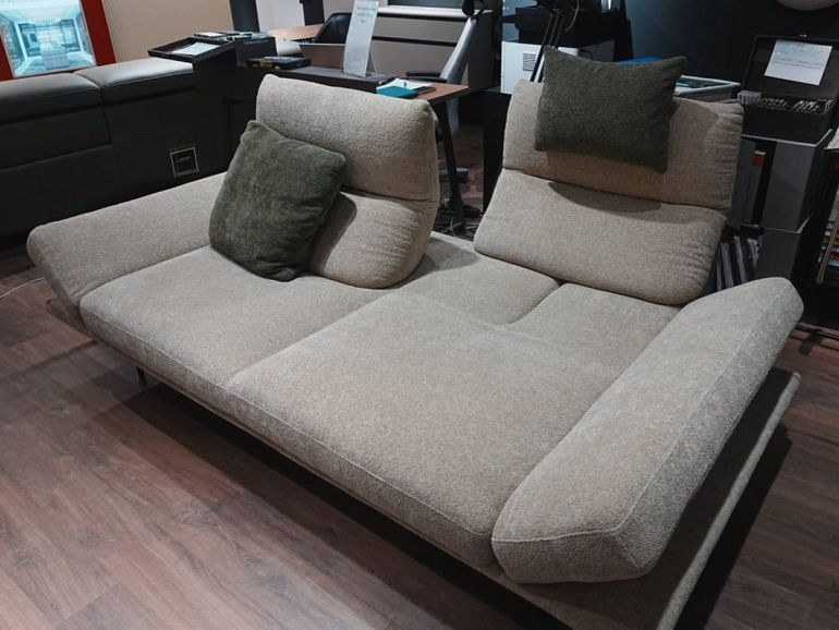 Диван итальянский Nicolettihome Chamonix - светло - серый двухместный