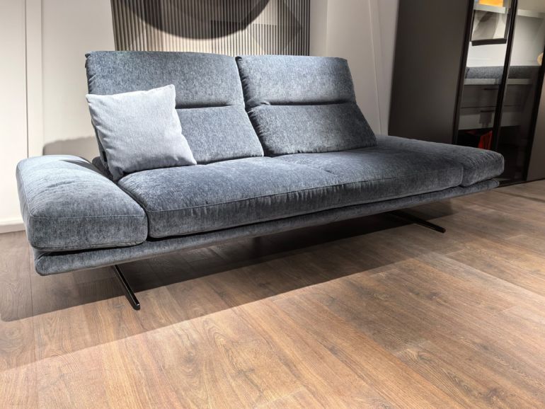 Диван итальянский Nicolettihome Chamonix - темно - серый двухместный