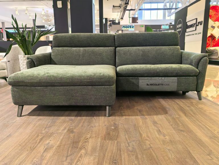 Диван итальянский Nicolettihome Falabella - с одним реклайнером, зеленый