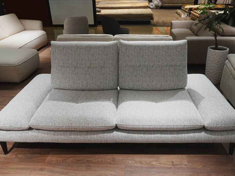 Диван итальянский Nicolettihome Monnalisa W236 бежевый двухместный