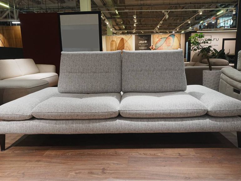 Диван итальянский Nicolettihome Monnalisa W236 бежевый двухместный