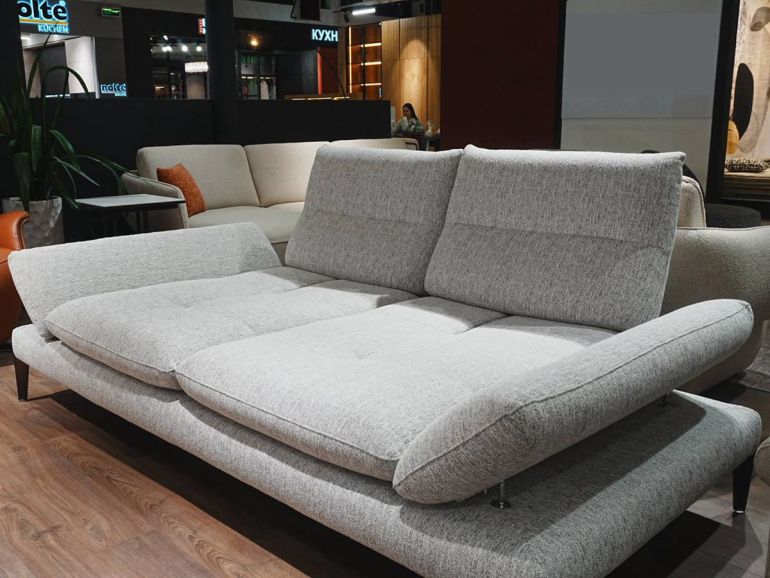 Диван итальянский Nicolettihome Monnalisa W236 бежевый двухместный