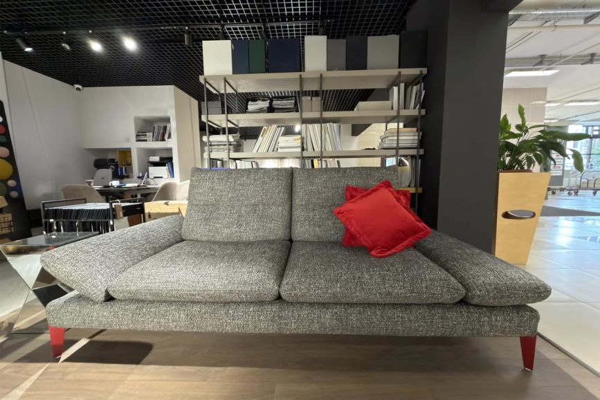 Диван итальянский Nicolettihome Monnalisa W236 серо-черный двухместный