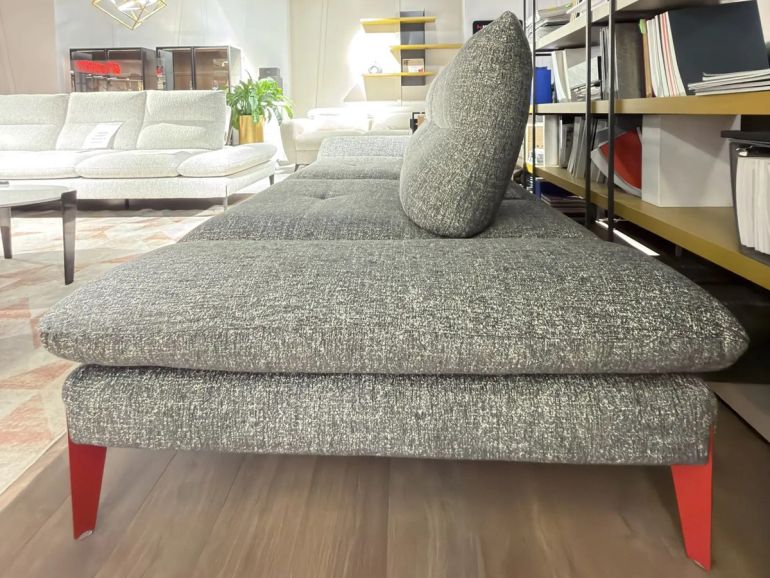 Диван итальянский Nicolettihome Monnalisa W236 серо-черный двухместный
