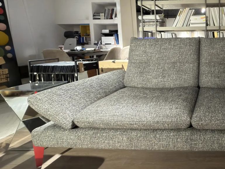 Диван итальянский Nicolettihome Monnalisa W236 серо-черный двухместный
