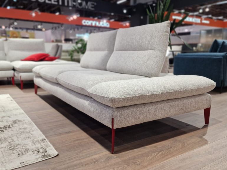 Диван итальянский Nicolettihome Monnalisa W236 светло-серый двухместный