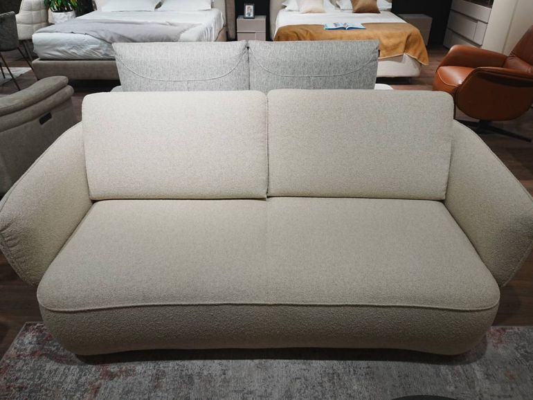 Диван итальянский Nicolettihome Moon W208 бежевый двухместный