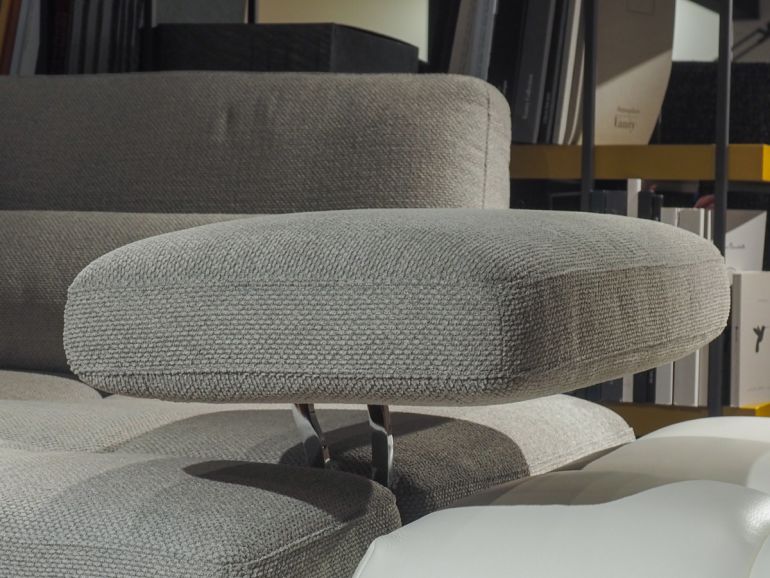 Диван итальянский Nicolettihome Serena W226 бежевый двухместный