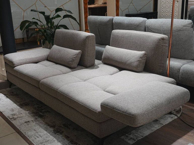 Диван итальянский Nicolettihome Serena W226 бежевый двухместный - с разложенной спинкой и подлокотником