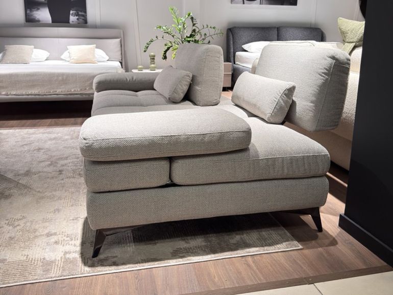 Диван итальянский Nicolettihome Serena W226 рогожка светло-серый двухместный