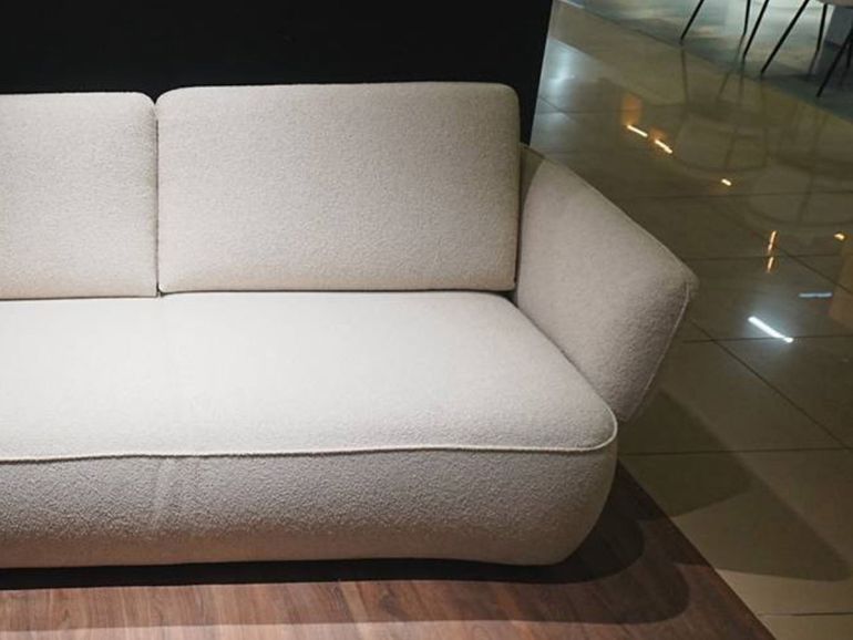 Диван итальянский с шезлонгом Nicolettihome Moon W293 бежевый