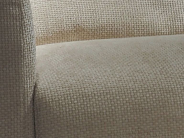 Диван итальянский со спальным местом Nicolettihome Sugar W202 светло-бежевый - фактура ткани крупным планом
