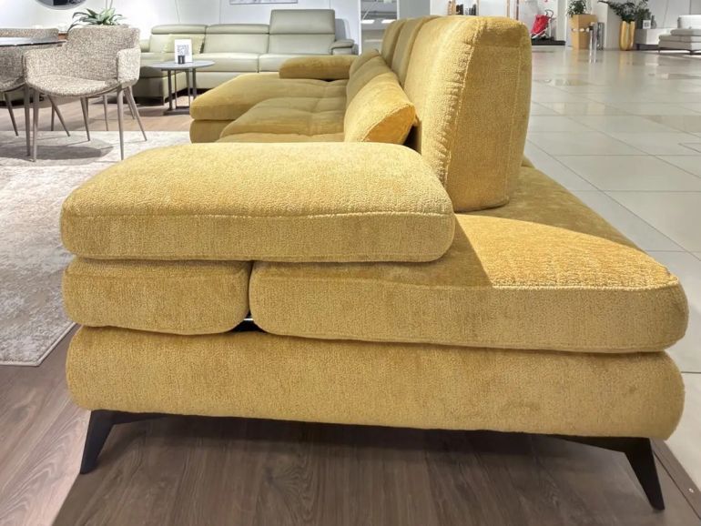 Диван итальянский угловой Nicolettihome Serena W293 горчично-желтый - вид с правого угла