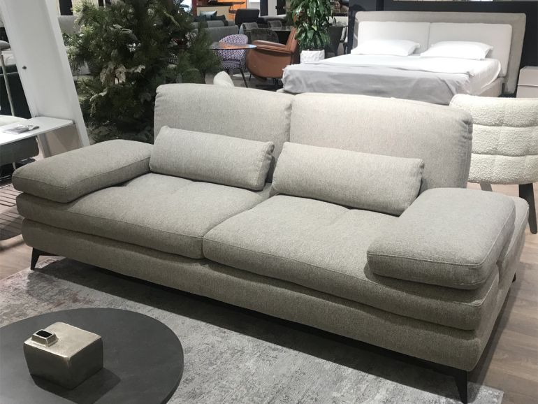 Диван итальянский Nicolettihome Serena - прямой, 2 - местный, ткань, бежевый