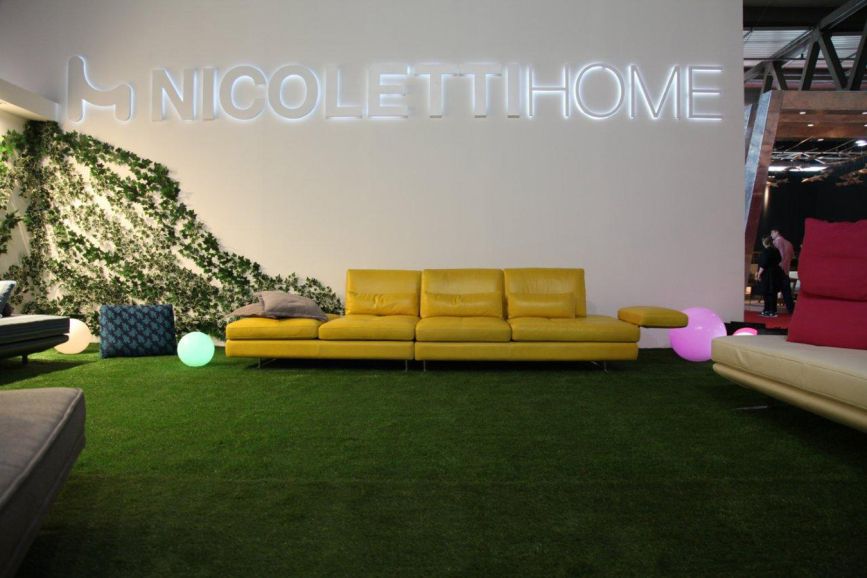 Диван итальянский Nicolettihome Serena - в желтой коже с разложенным подлокотником