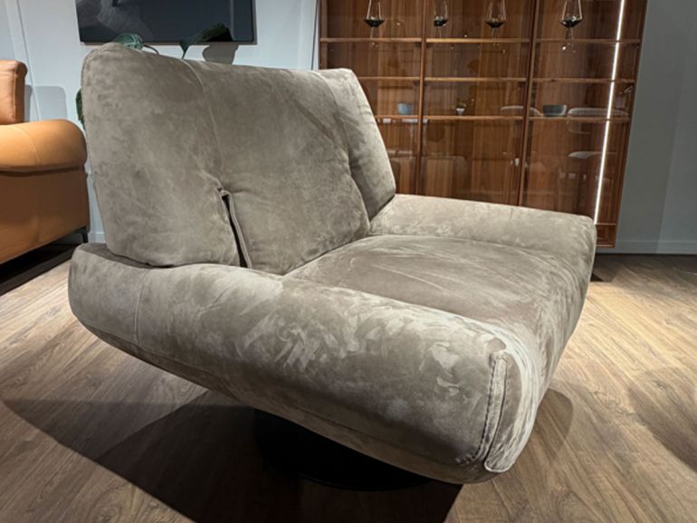 Кресло поворотное кожаное Nicolettihome Ambassador W103 тауп