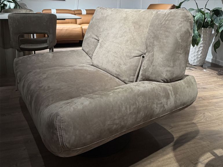 Кресло поворотное кожаное Nicolettihome Ambassador W103 тауп