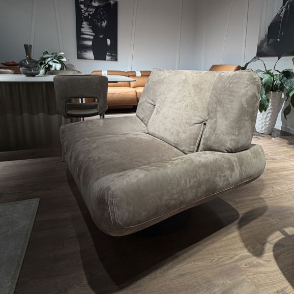 Кресло поворотное кожаное Nicolettihome Ambassador W103 тауп