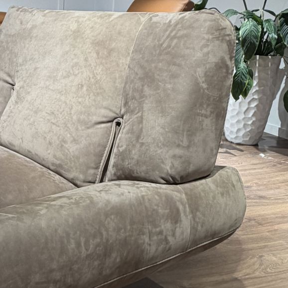 Кресло поворотное кожаное Nicolettihome Ambassador W103 тауп